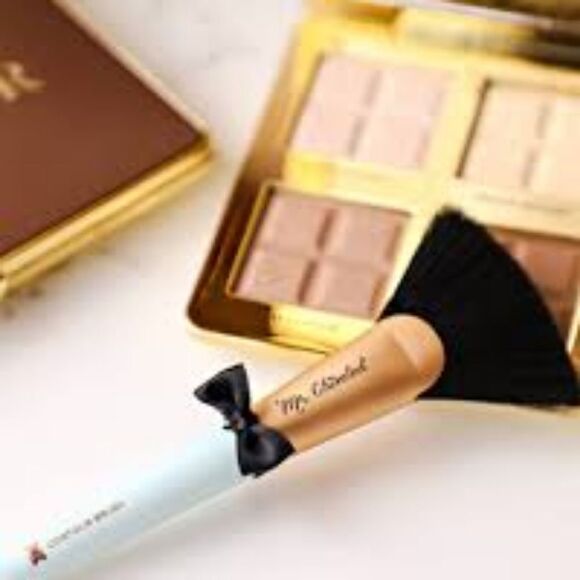 Too Faced Mr. Chiseled Contour Brush - Picture 1 of 7